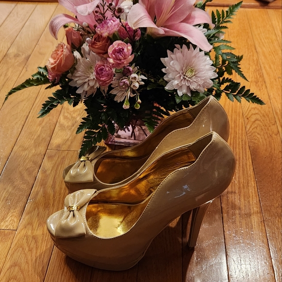 C. L.A.D.E.L. PEEP TOE HIGH HEELS IN BEIGE. - Picture 1 of 5